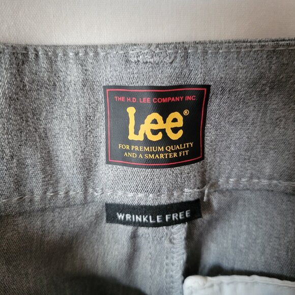 Lee Women's Pants Size 8 Short Wrinkle Free Gray dress casual Polyester pockets - Picture 10 of 10